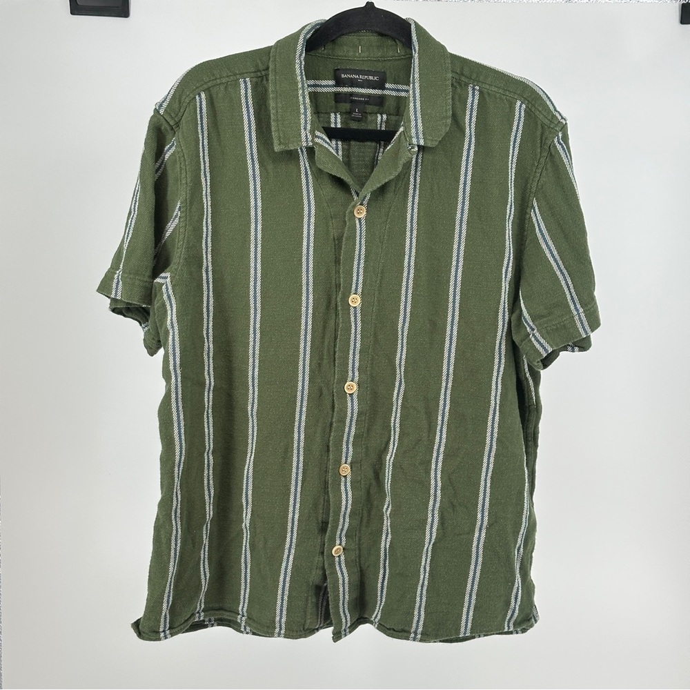 Men’s Large Banana‎ Republic Green White Blue Striped Button-Down Camp Shirt